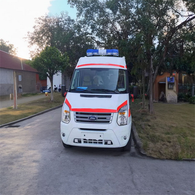 呼和浩特私人救护车租赁电话