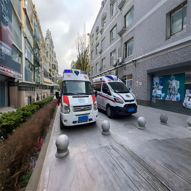 呼和浩特私人救护车出租联系电话