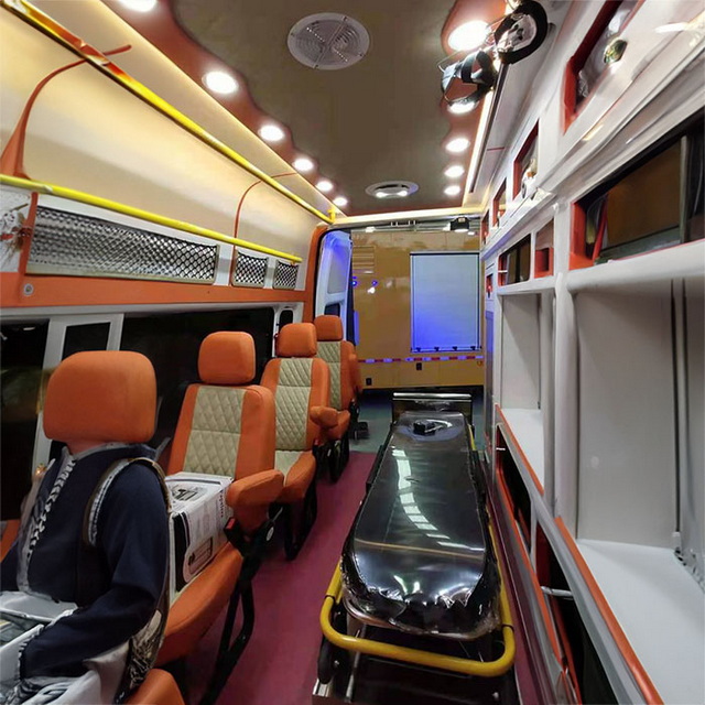 呼和浩特私人救护车租赁收费