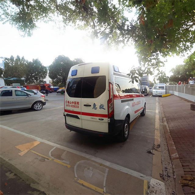 呼和浩特私人救护车租赁电话号码