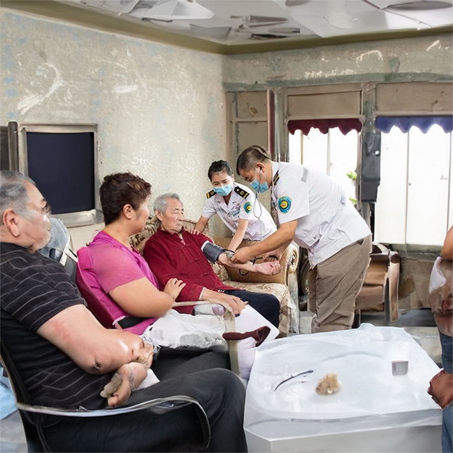 呼和浩特私人救护车租赁收费