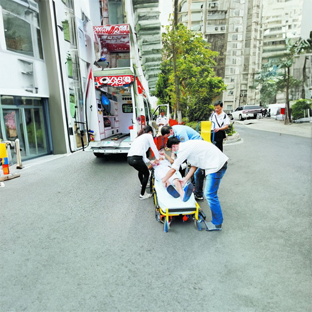 呼和浩特私人救护车租赁联系电话